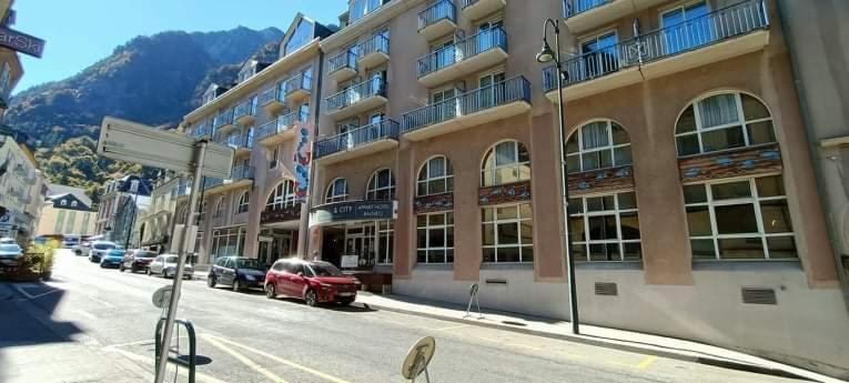 Appartement Prive Dans Residence Balneo Aladin Cauterets Kültér fotó